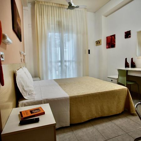 Hotel Dell'Angelo Ρίμινι Εξωτερικό φωτογραφία
